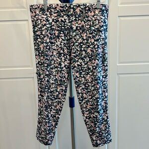 Athleta Salutation Stash Pocket II 7/8 Tight / Leggings